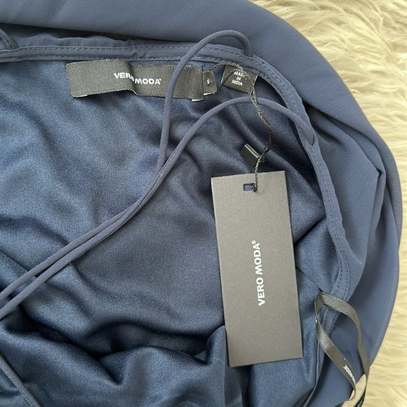 Dress - Picture 6 of 6